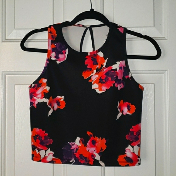 Decree Tops - Decree Black Floral Crop Top Size M